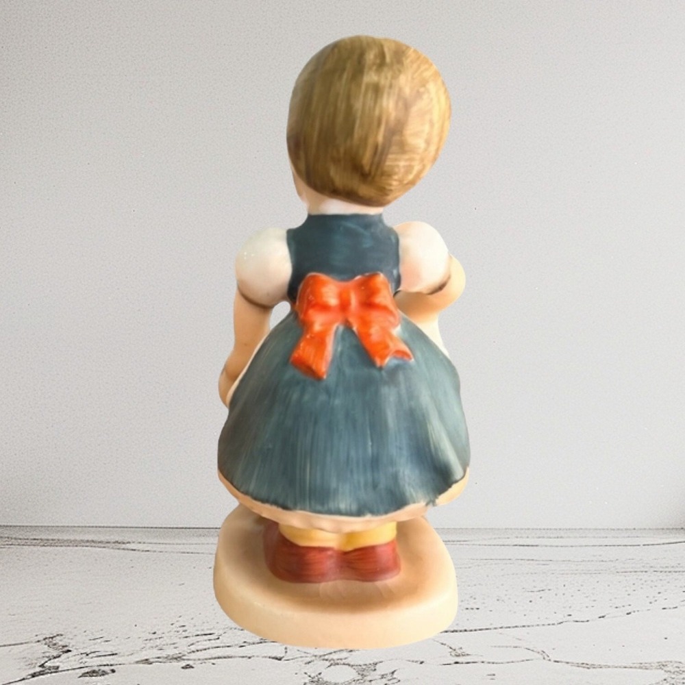 Napco Ceramic Figurine Japan Girl Ironing AH901 Grannycore Retro Cottagecore Vtg - Picture 4 of 12